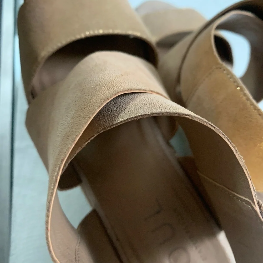 SOUL BY NATURALIZER GOLD ESPADRILLE WEDGES SIZE‎ 8